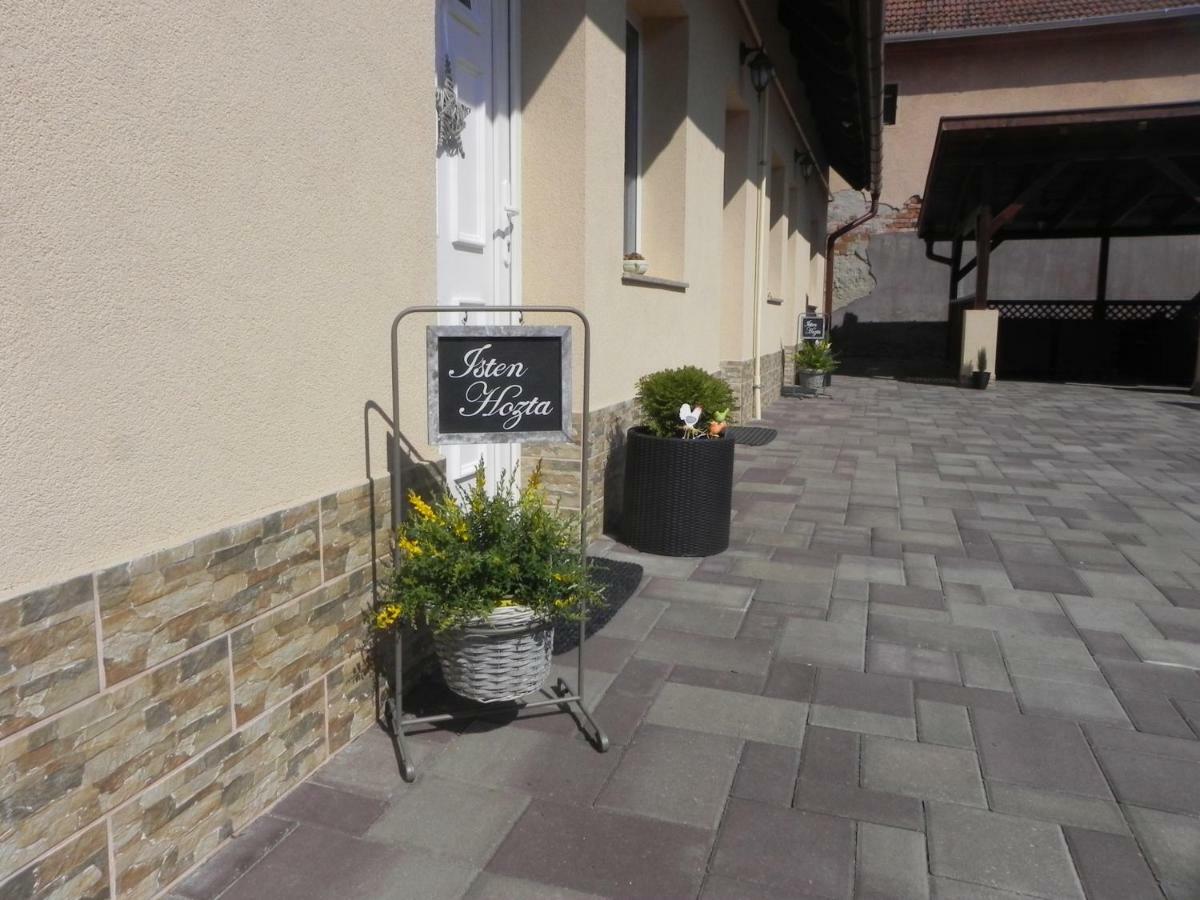 Tuerkiz Apartman Tokaj Exterior photo